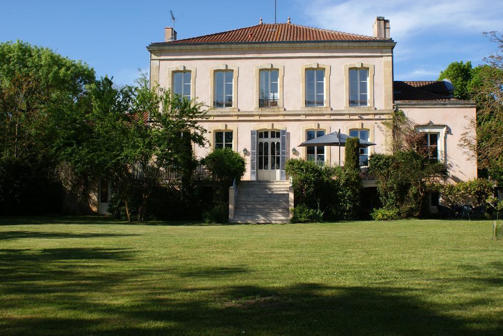 Chateau De Grenier Bed and Breakfast Saint-Léger Esterno foto