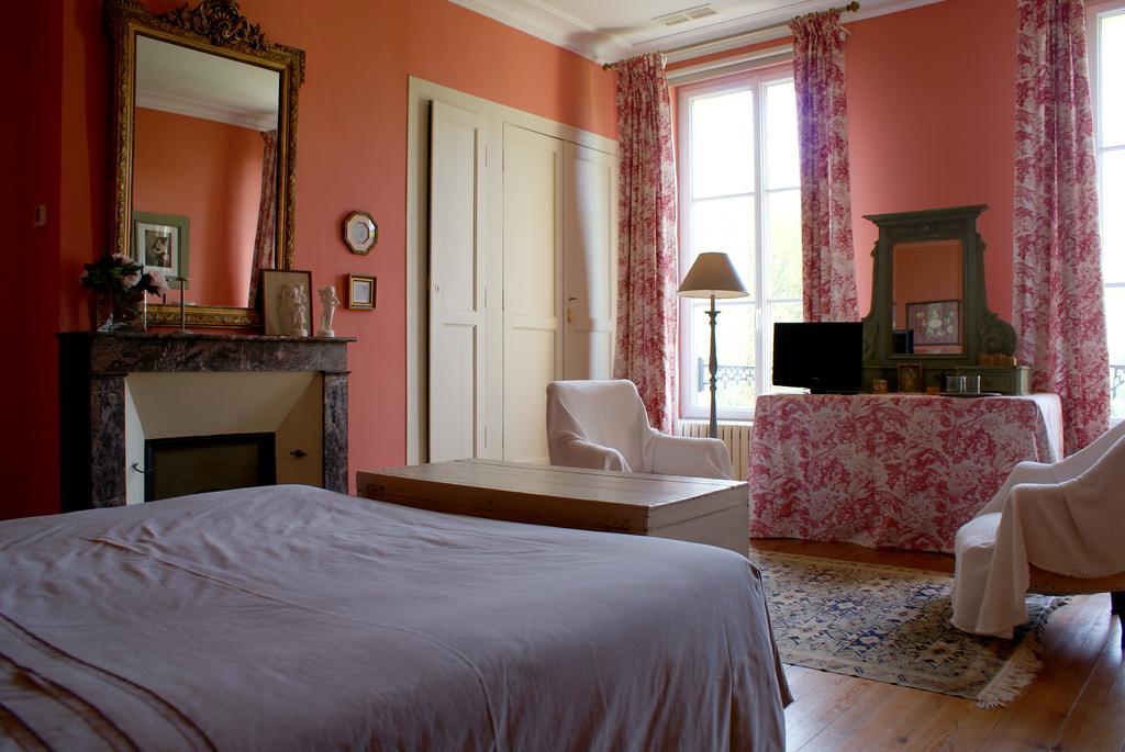 Chateau De Grenier Bed and Breakfast Saint-Léger Esterno foto