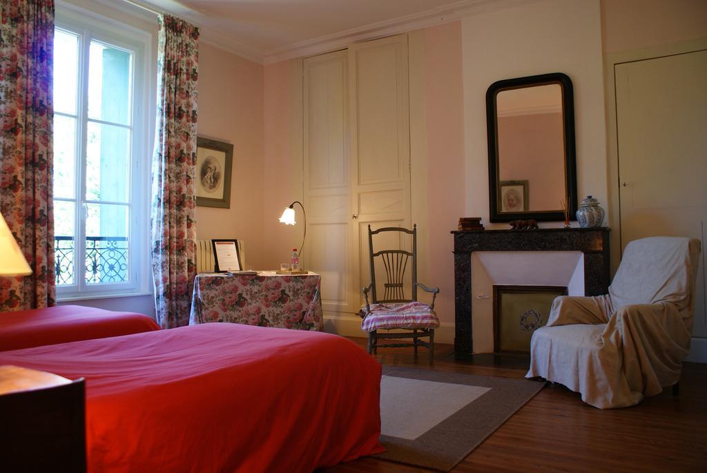 Chateau De Grenier Bed and Breakfast Saint-Léger Esterno foto