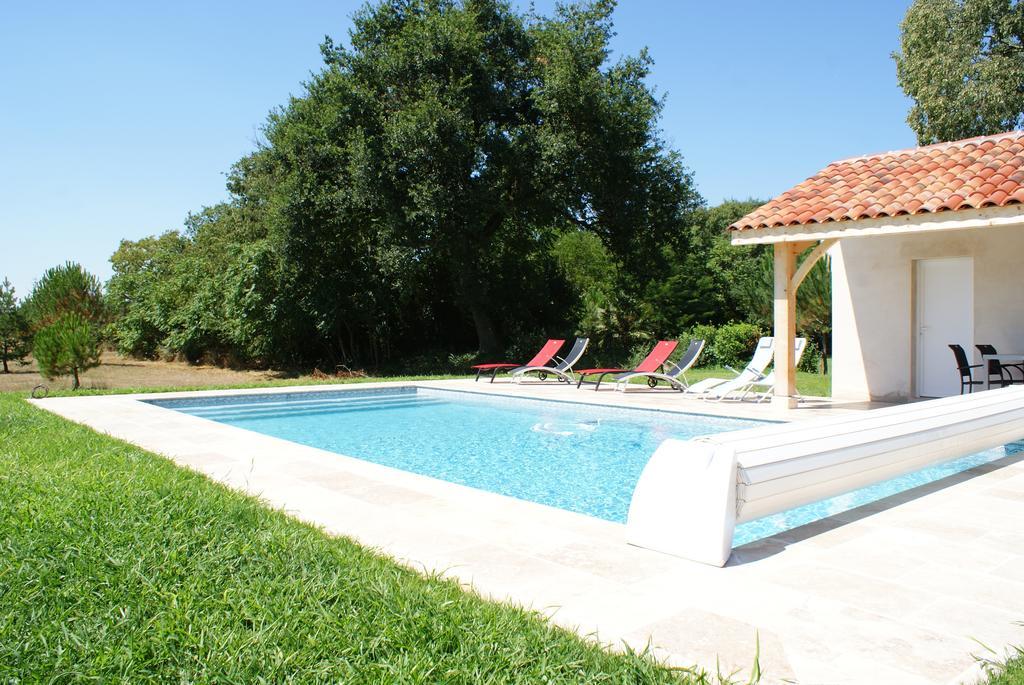 Chateau De Grenier Bed and Breakfast Saint-Léger Esterno foto