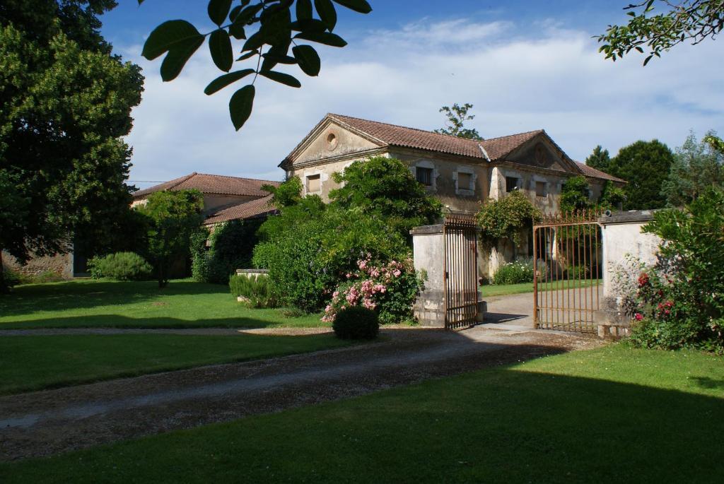Chateau De Grenier Bed and Breakfast Saint-Léger Esterno foto